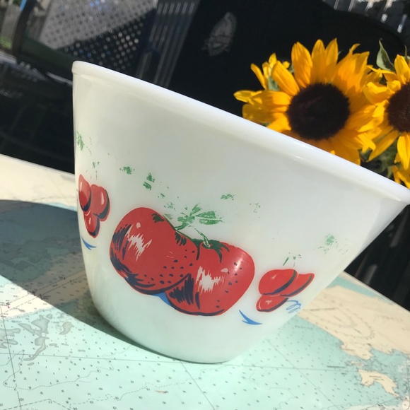 Fire King Apple & Cherries Mixing Bowl - Picture 4 of 10